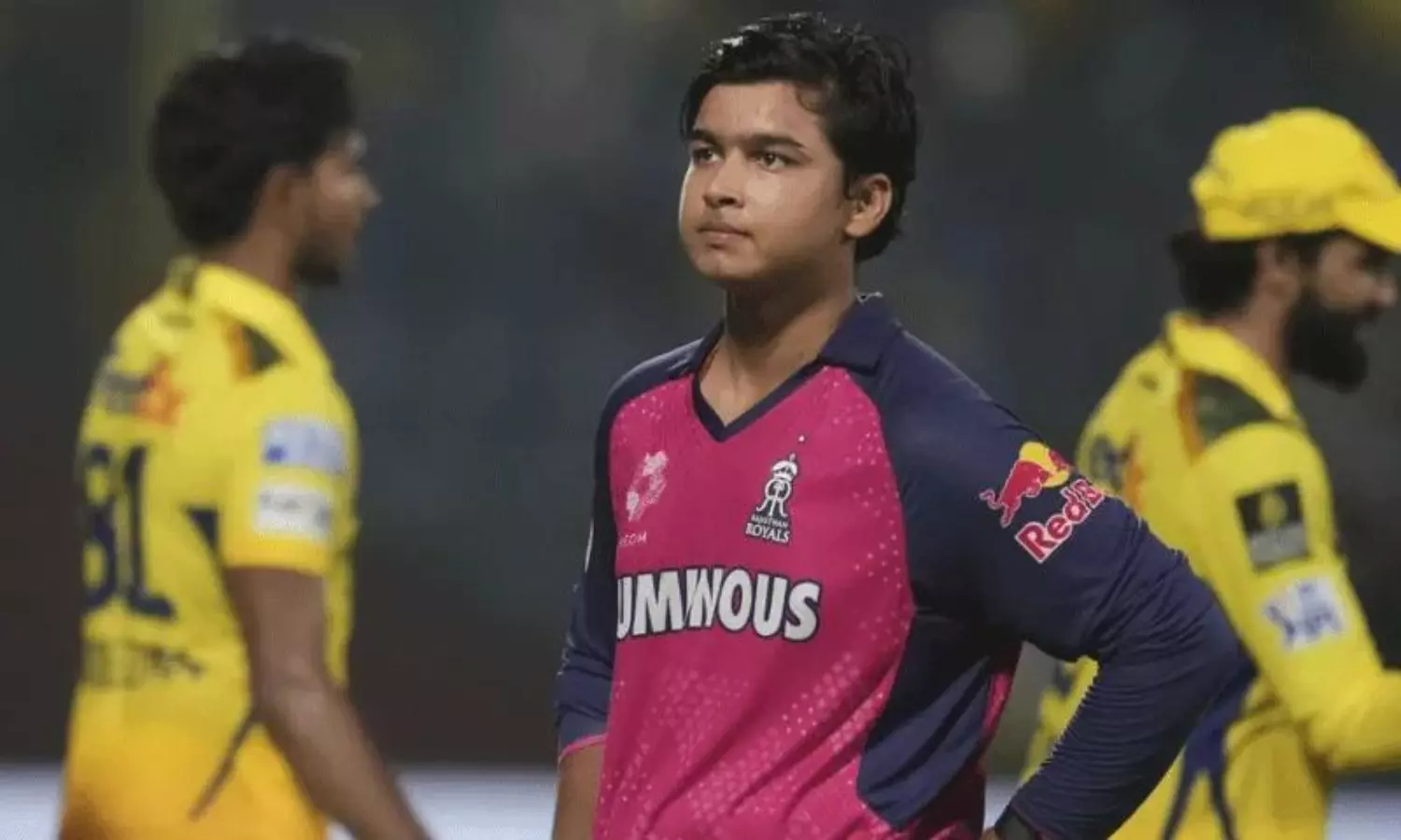 నేను ఫోన్ ఆఫ్ చేసేసా.. సెలబ్రిటీ స్టేటస్ను తెలివిగా మేనేజ్ చేస్తున్న 14 ఏళ్ల IPL బ్యాటర్! నేను ఫోన్ ఆఫ్ చేసేసా.. సెలబ్రిటీ స్టేటస్ను తెలివిగా మేనేజ్ చేస్తున్న 14 ఏళ్ల IPL బ్యాటర్!