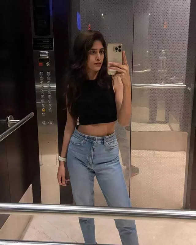 Chandini Chowdhary owns the mirror look with grace Chandini Chowdhary owns the mirror look with grace