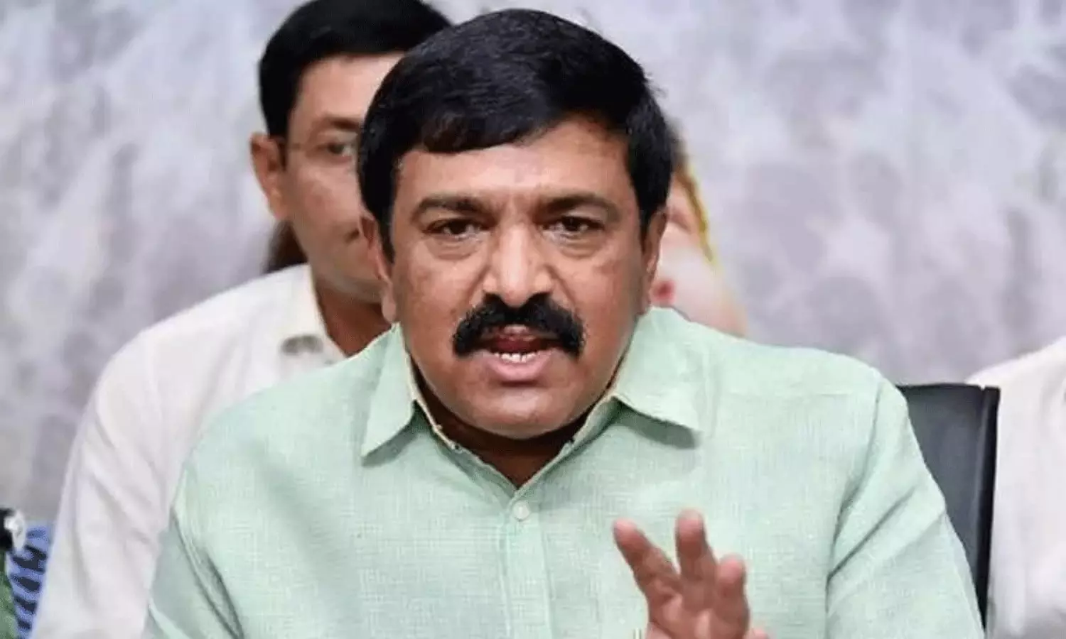 మాటలు రాని మౌన మునిగా ద్వారంపూడి !