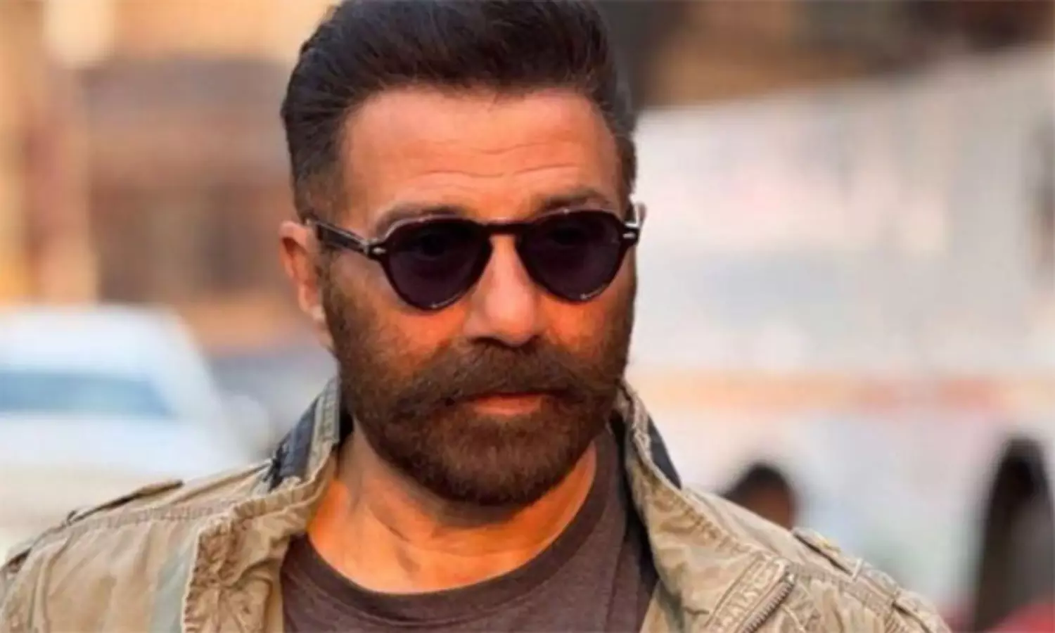 స్పీడ్ తగ్గించకపోతే పట్టాలు తప్పడం ఖాయమే? స్పీడ్ తగ్గించకపోతే పట్టాలు తప్పడం ఖాయమే?