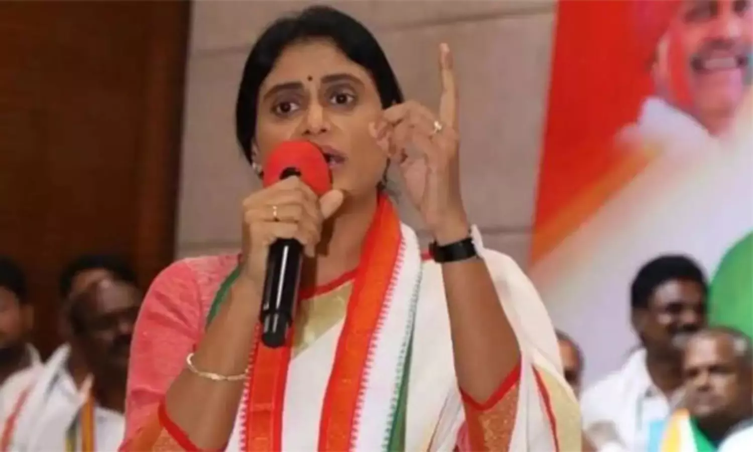 ఆంధ్రా ఇందిర‌మ్మ‌.. సెటైరా... కాంప్లిమెంటా ..!