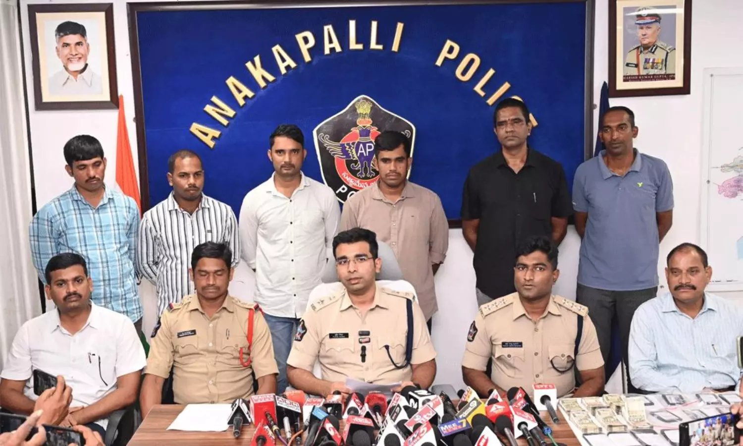 అనకాపల్లిలో భారీ సైబర్  డెన్... నెలకు 15 - 20 కోట్ల మోసాలు!