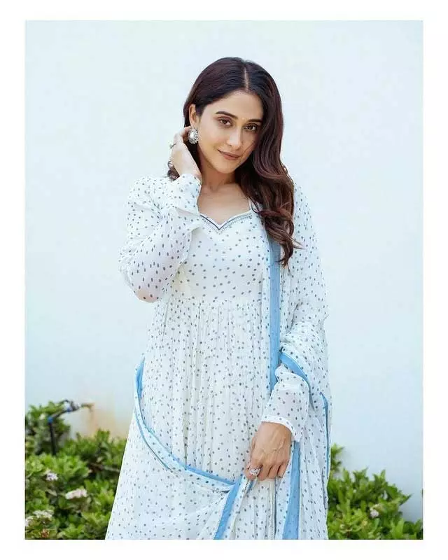 Regina Cassandra Makes The Best Oat Milk Chai