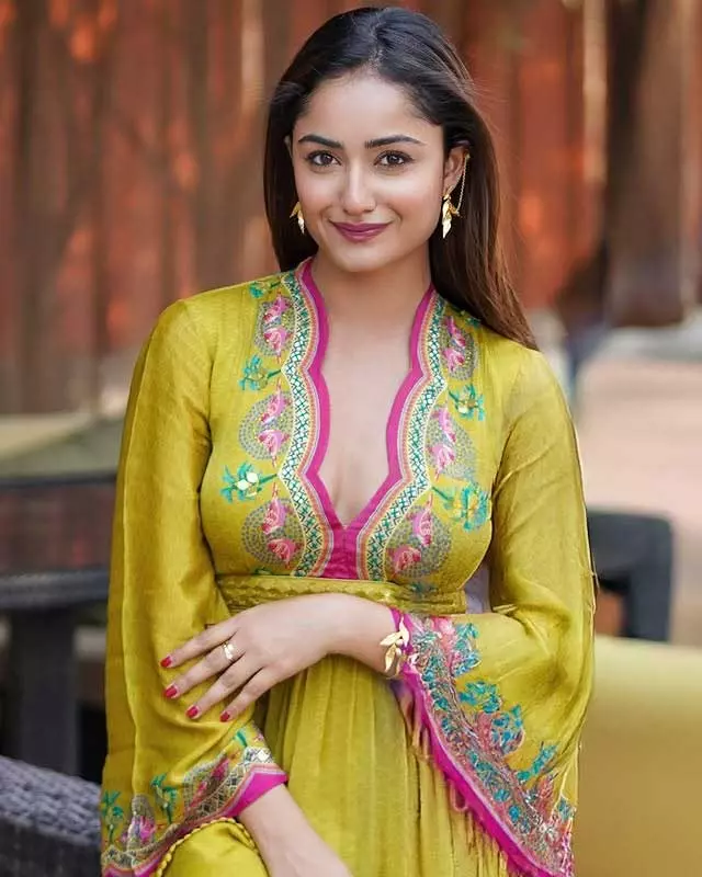 Tridha Choudhury Stylish Photos in Designer Ethnic Wear