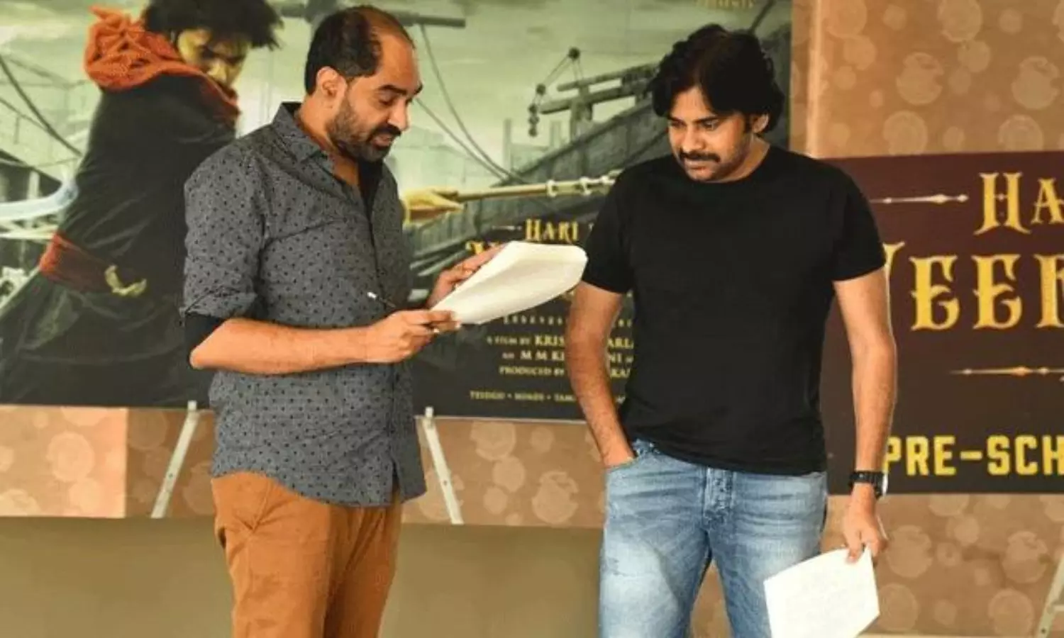 డైరెక్టర్ క్రిష్ హరి హరకు దూరంగానే ఉంటారా? డైరెక్టర్ క్రిష్ హరి హరకు దూరంగానే ఉంటారా?