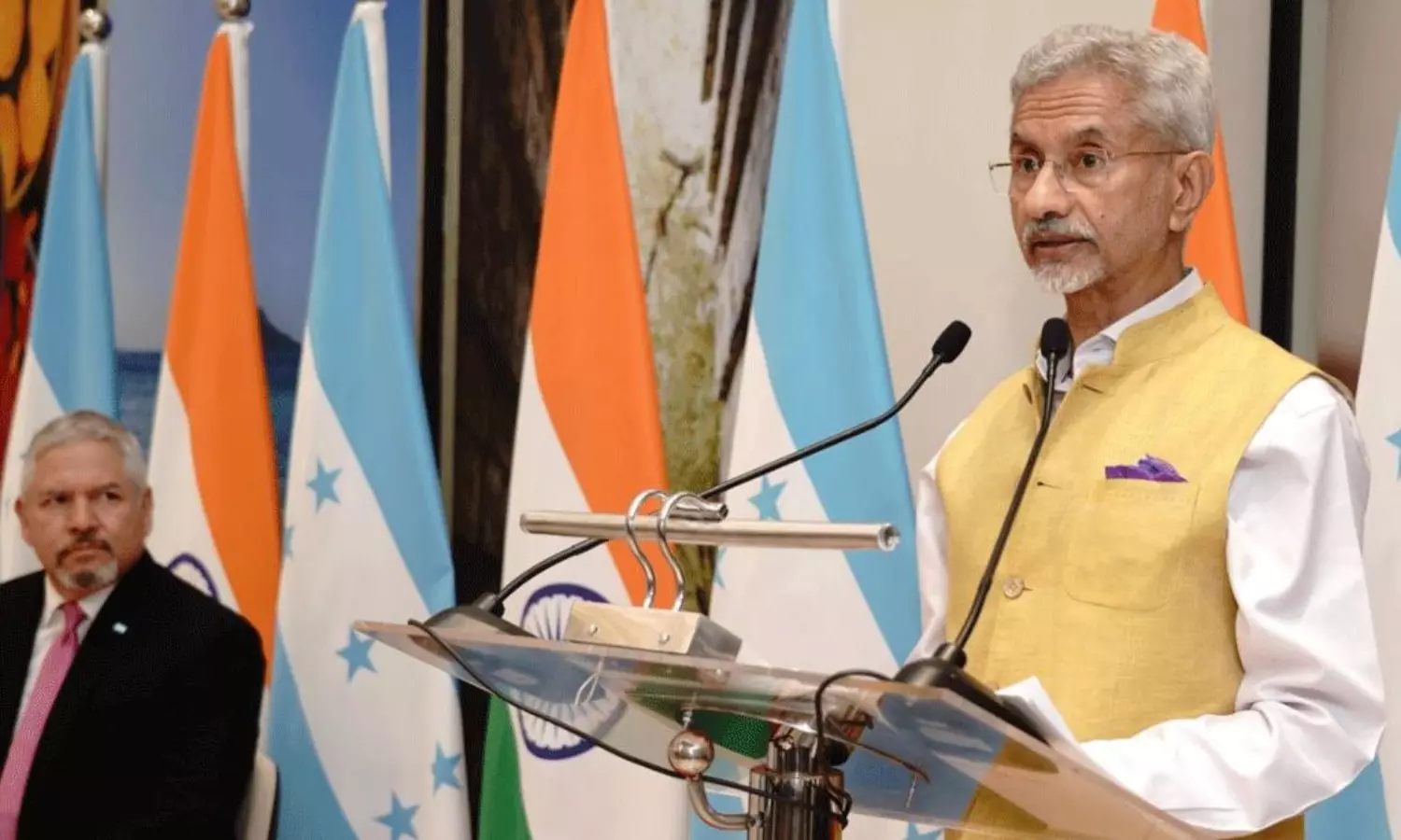 ప్రపంచం గందరగోళానికి కారణం అమెరికానే.. జైశంకర్ సంచలన వ్యాఖ్యలు! ప్రపంచం గందరగోళానికి కారణం అమెరికానే.. జైశంకర్ సంచలన వ్యాఖ్యలు!