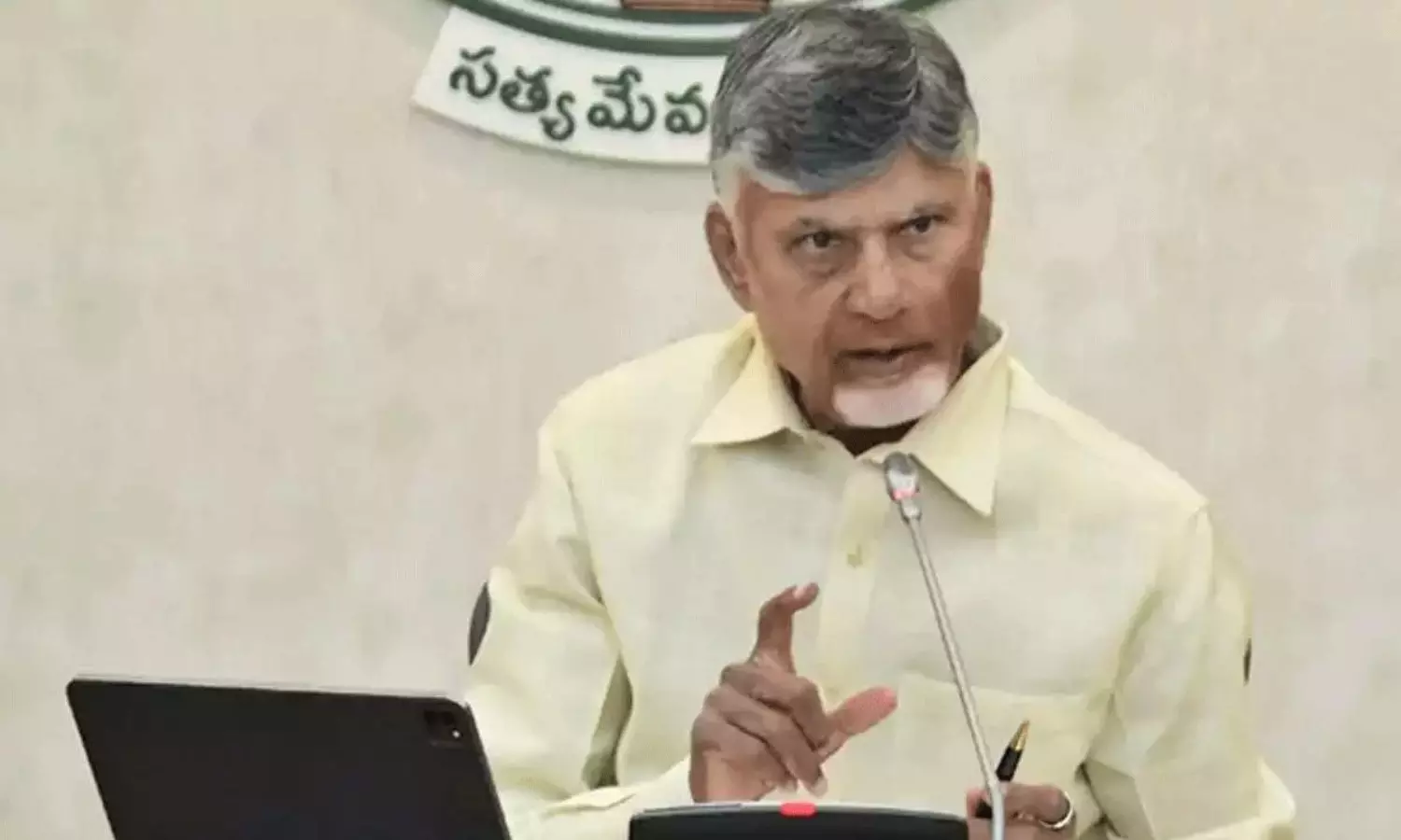 బాబుకు చిక్కులు: కంట్లో న‌లుసులుగా కీల‌క నేత‌లు ..!