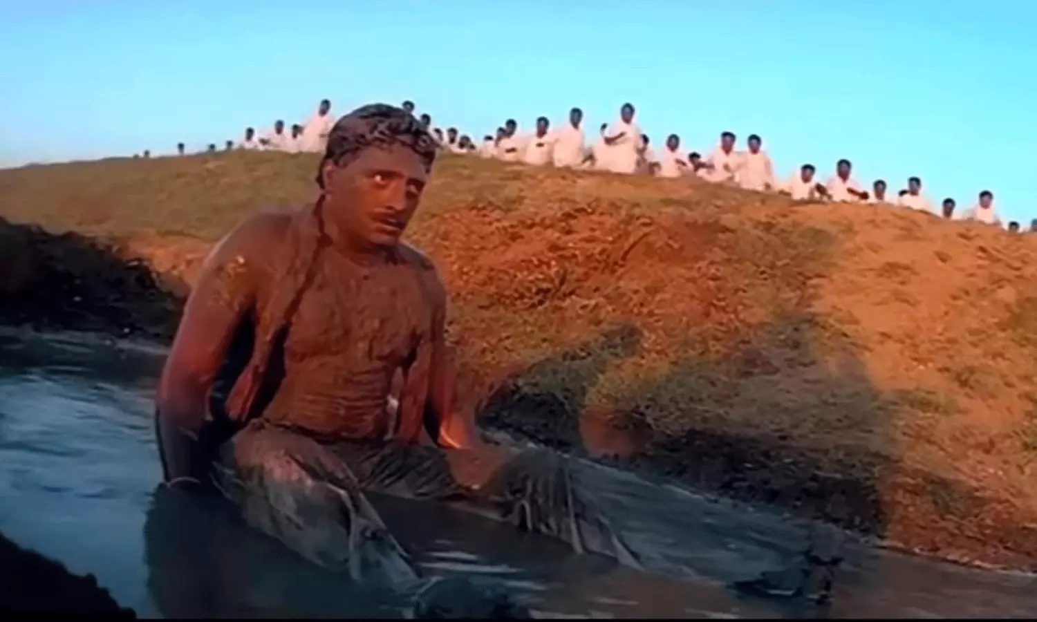 ప్రకాశ్  రాజ్ - వరాహం... ఫోటోలతో తెలంగాణ బీజేపీ కౌంటర్!