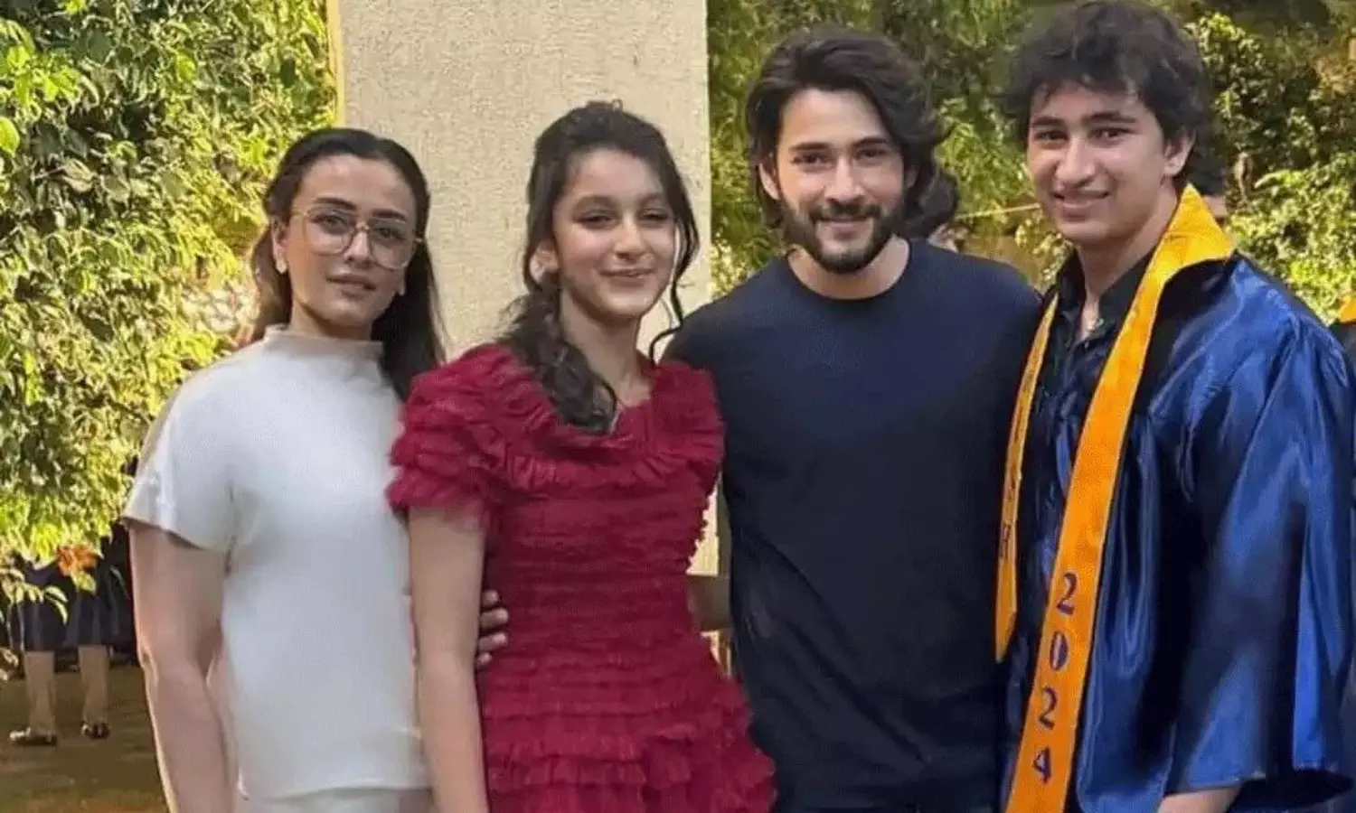 Mahesh Babu Crowned as Tollywood Ultimate Tourist Family Mahesh Babu Crowned as Tollywood Ultimate Tourist Family