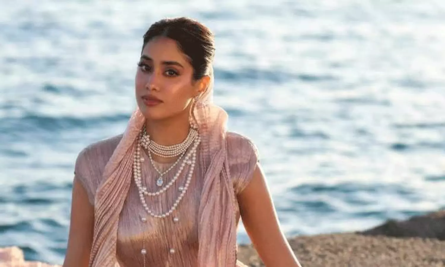 మ‌హిళా నిర్మాతపై జాన్వీ క‌పూర్ కామెంట్