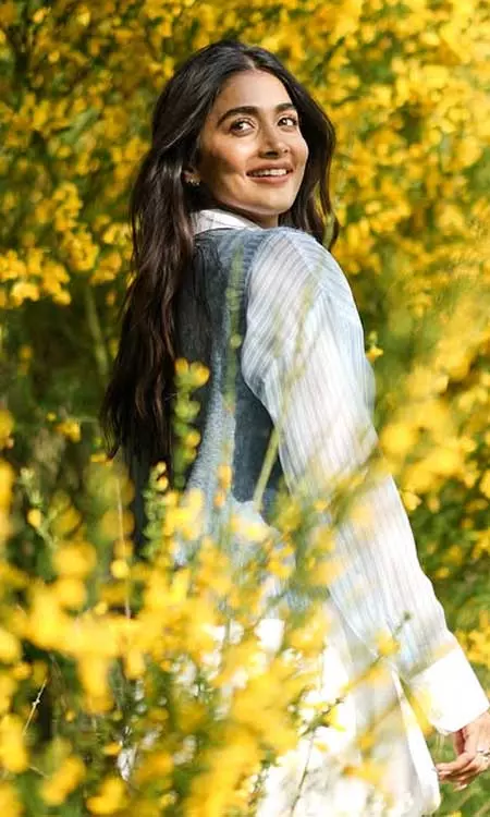 Pooja Hegde Glows in Scenic Outdoor Shoot