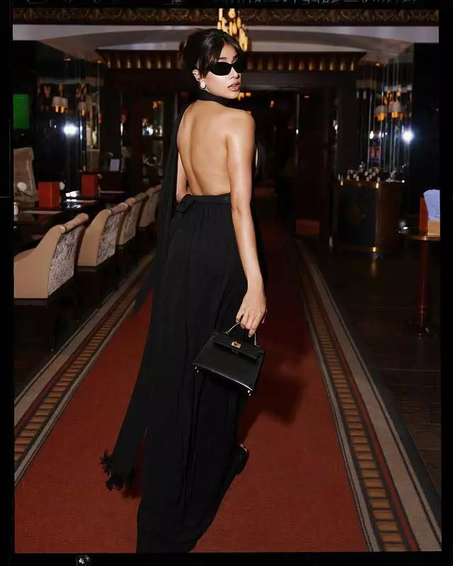 All Eyes on Janhvi Kapoor’s Black Gown at Cannes Film Festival 2025