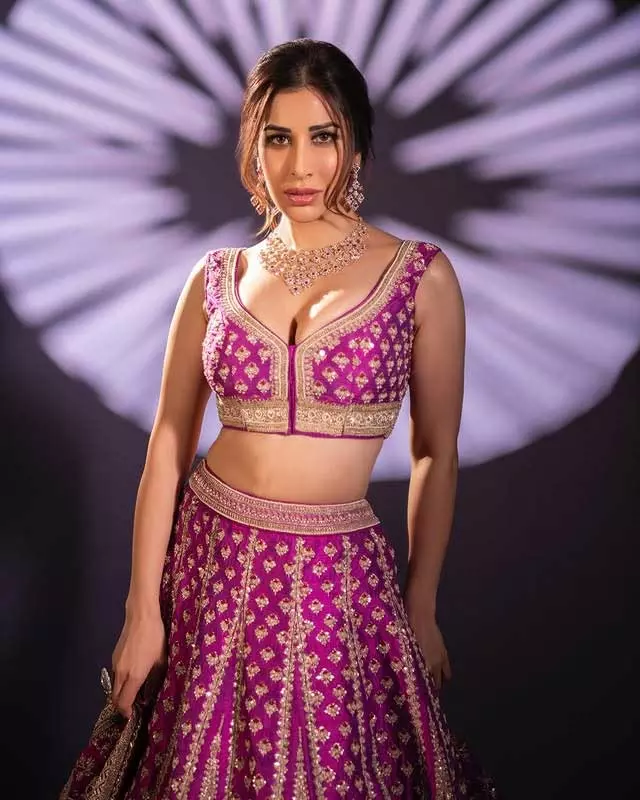 Sophie Choudry Shines in Regal Pink on TRAWED Magazine Cover Sophie Choudry Shines in Regal Pink on TRAWED Magazine Cover