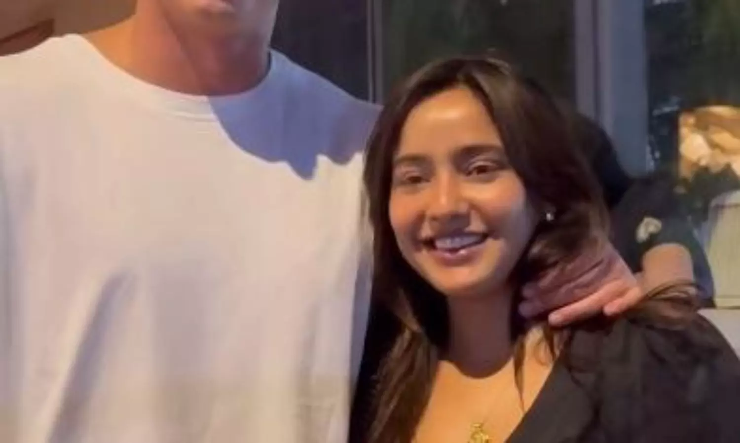 7 అడుగుల విదేశీ ప్రియుడితో చిరుత బ్యూటీ