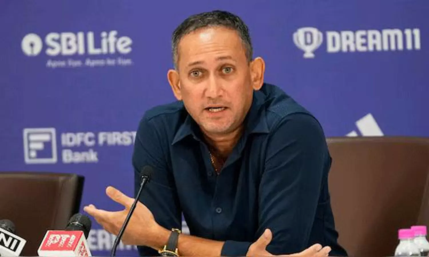 చిక్కు వీడింది.. కోహ్లి రిటైర్మెంట్ ముందే చెప్పాడు.. అగార్కర్ స్పష్టత