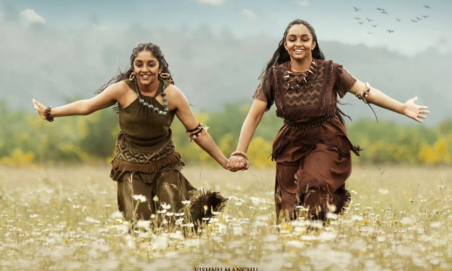 మంచువారి అమ్మాయిలతో కన్నప్ప స్పెషల్ సాంగ్