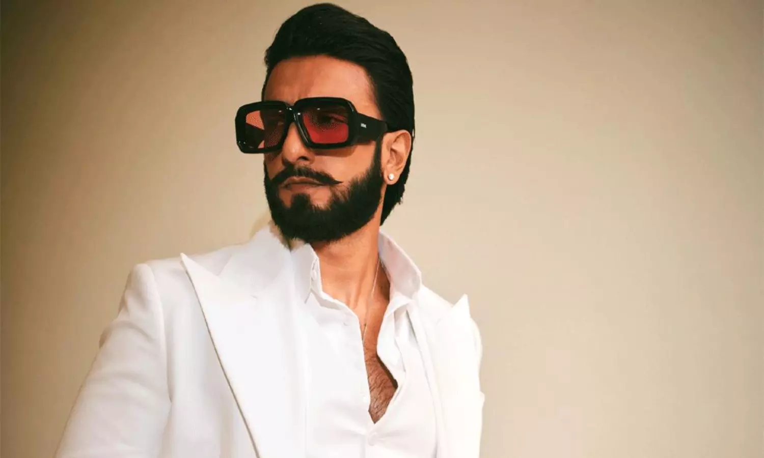 ఈ స్టార్ హీరోని కాపాడేది ఎవరు? ఈ స్టార్ హీరోని కాపాడేది ఎవరు?