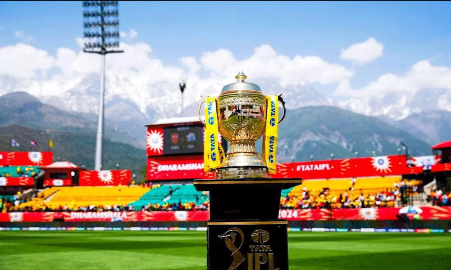 ఐపీఎల్.. పోతూపోతూ ప్లేఆఫ్స్ జట్లను పడేసి పోతున్నాయి..