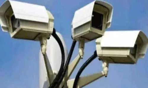 నడిరోడ్డుపై శృం*గారం.. బీజేపీ నేత బరితెగింపు వీడియో వైరల్!