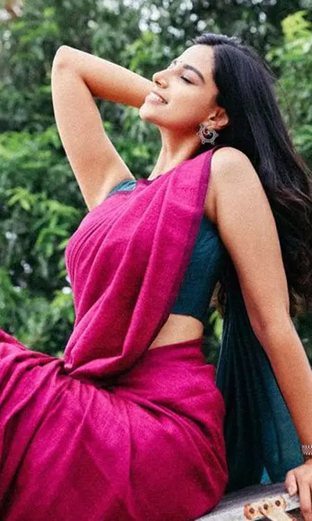 Meenakshi slays instagram looks like a pro