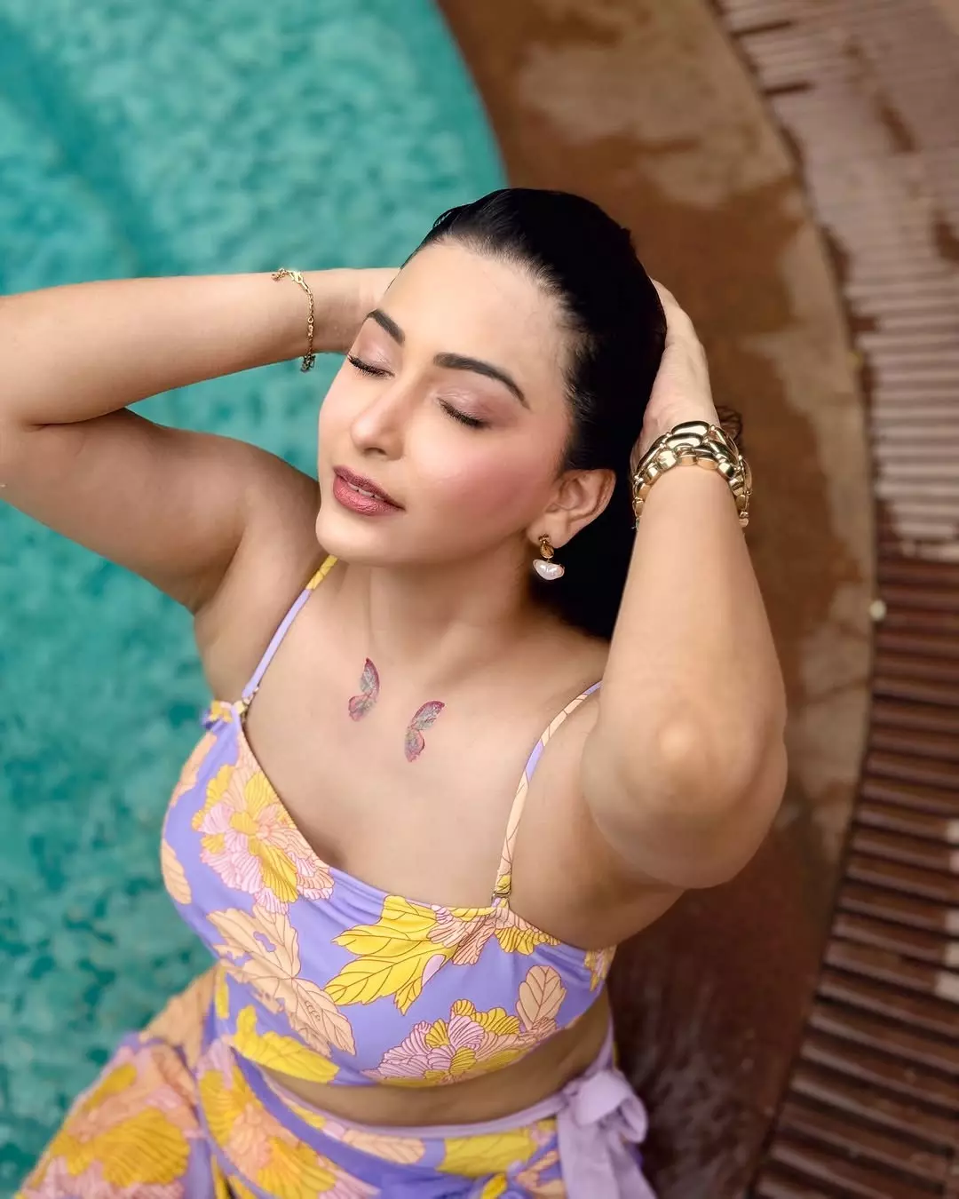 Esshanya Maheshwaris Dreamy Poolside Look Wins Hearts