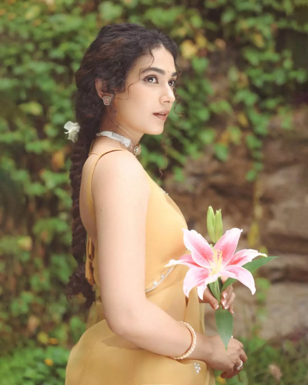 Akanksha Singh Looks Classic in Shashtipoorthi