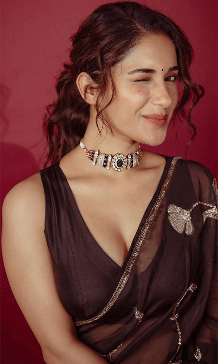 Ruhani Sharma Redefines Elegance in Saree Vibes