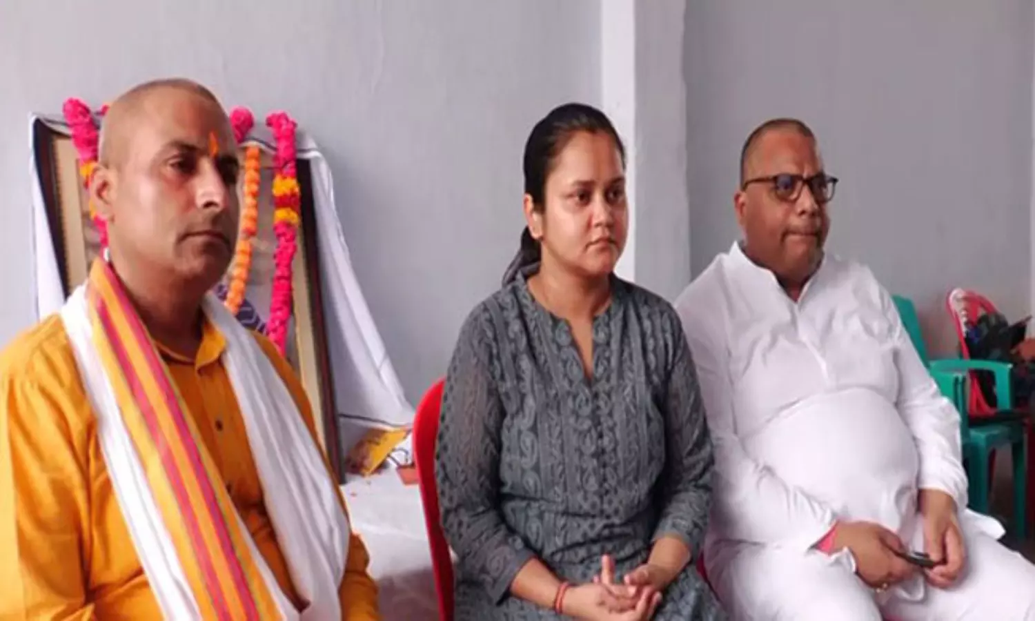 సిందూరం చెరిగిన ఆ ఆడబిడ్డను కలవనున్న మోడీ సిందూరం చెరిగిన ఆ ఆడబిడ్డను కలవనున్న మోడీ