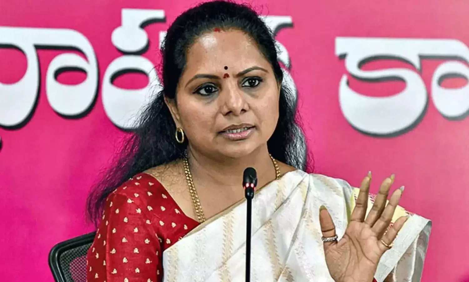 కవిత కొత్త పార్టీ పేరుపై క్లారిటీ వచ్చేసిందా?