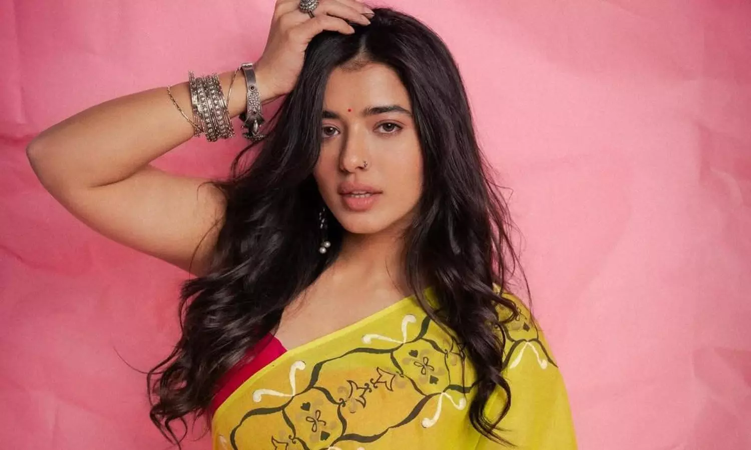 పిక్‌టాక్‌ : చీర కట్టులో అందాల కేతిక