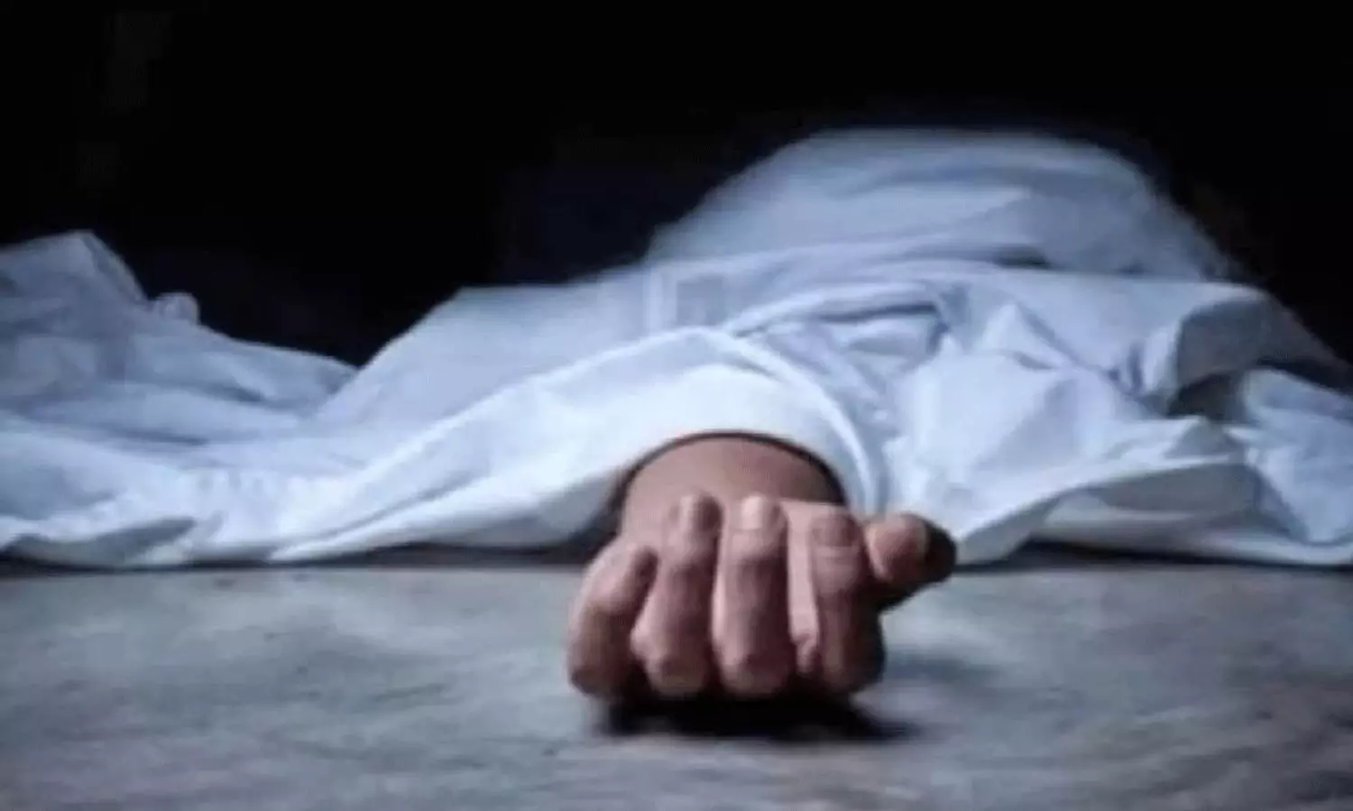 గవర్నమెంట్ జాబ్, వివాహేతర సంబంధం కోసం భర్తను చంపిన భార్య