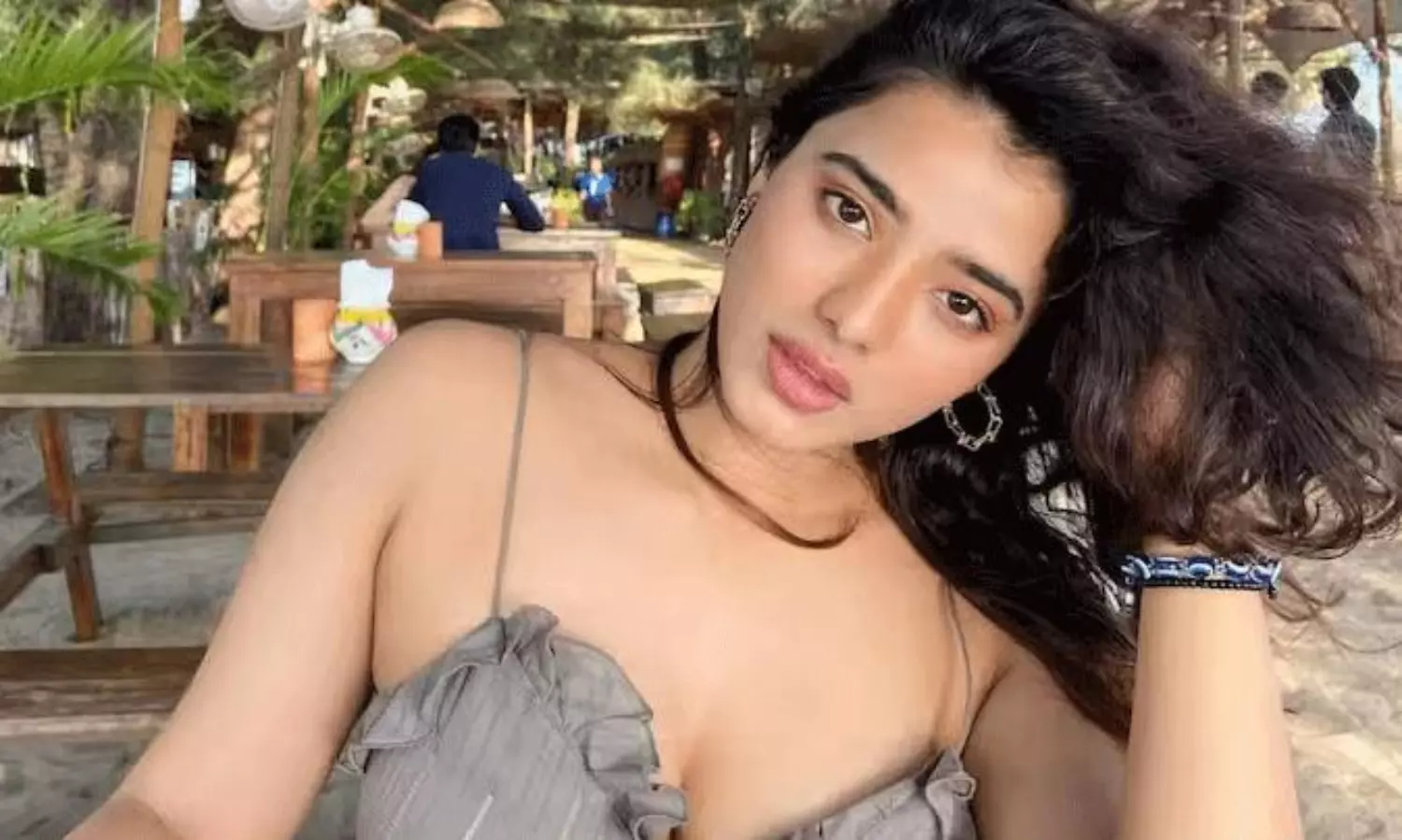 మ‌మితా-క‌యాదు మ‌ధ్య‌లో కేతిక త‌న్నుకుపోయిందా?