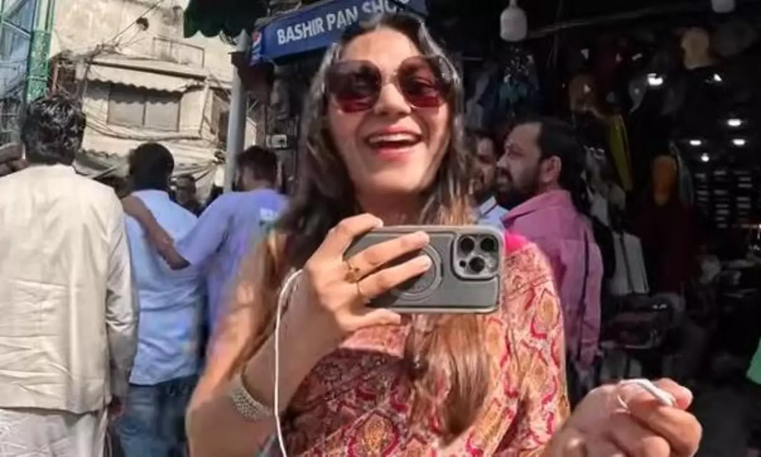 నో ఫియర్ జాకెట్లు, ఏకే 47 తుపాకులు..పాక్లో జ్యోతి మల్హోత్రాకు ఎందుకంత భద్రత? నో ఫియర్ జాకెట్లు, ఏకే 47 తుపాకులు..పాక్లో జ్యోతి మల్హోత్రాకు ఎందుకంత భద్రత?