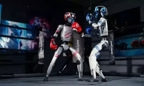 రోబోల కిక్ బాక్సింగ్ వైరల్.. పంచ్‌లు, కిక్‌లతో అదరగొట్టిన చిట్టి రోబోలు!