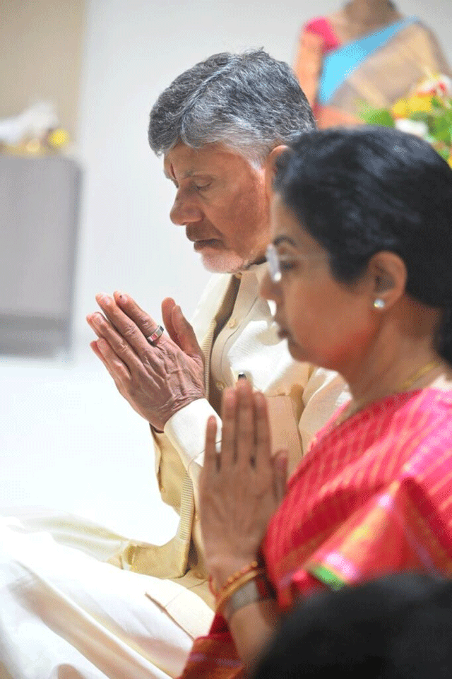 Auspicious Beginnings: Housewarming Pooja at Chandrababu�s New Residence