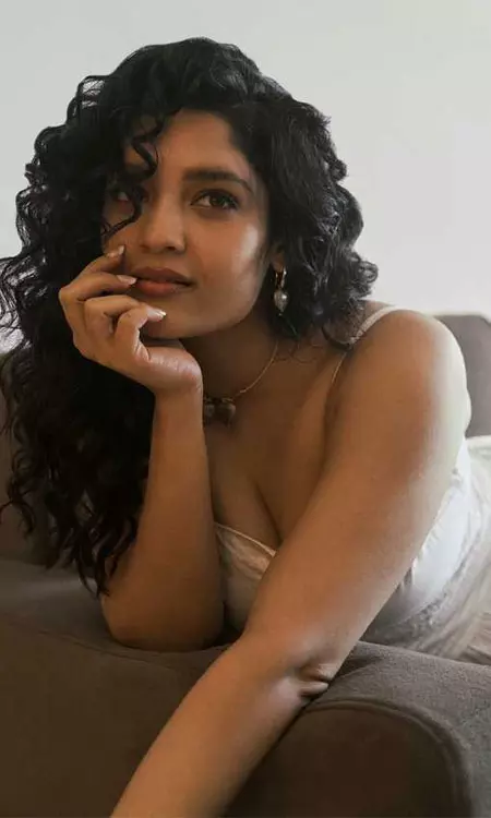 Ritika’s curly look is winning hearts