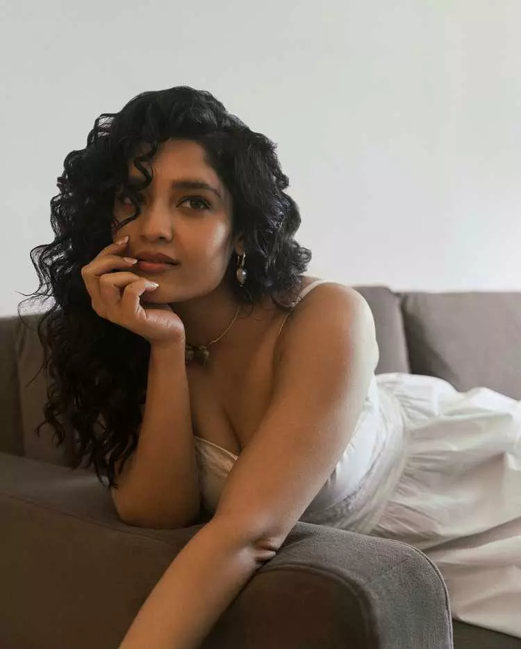 Ritika’s curly look is winning hearts Ritika’s curly look is winning hearts