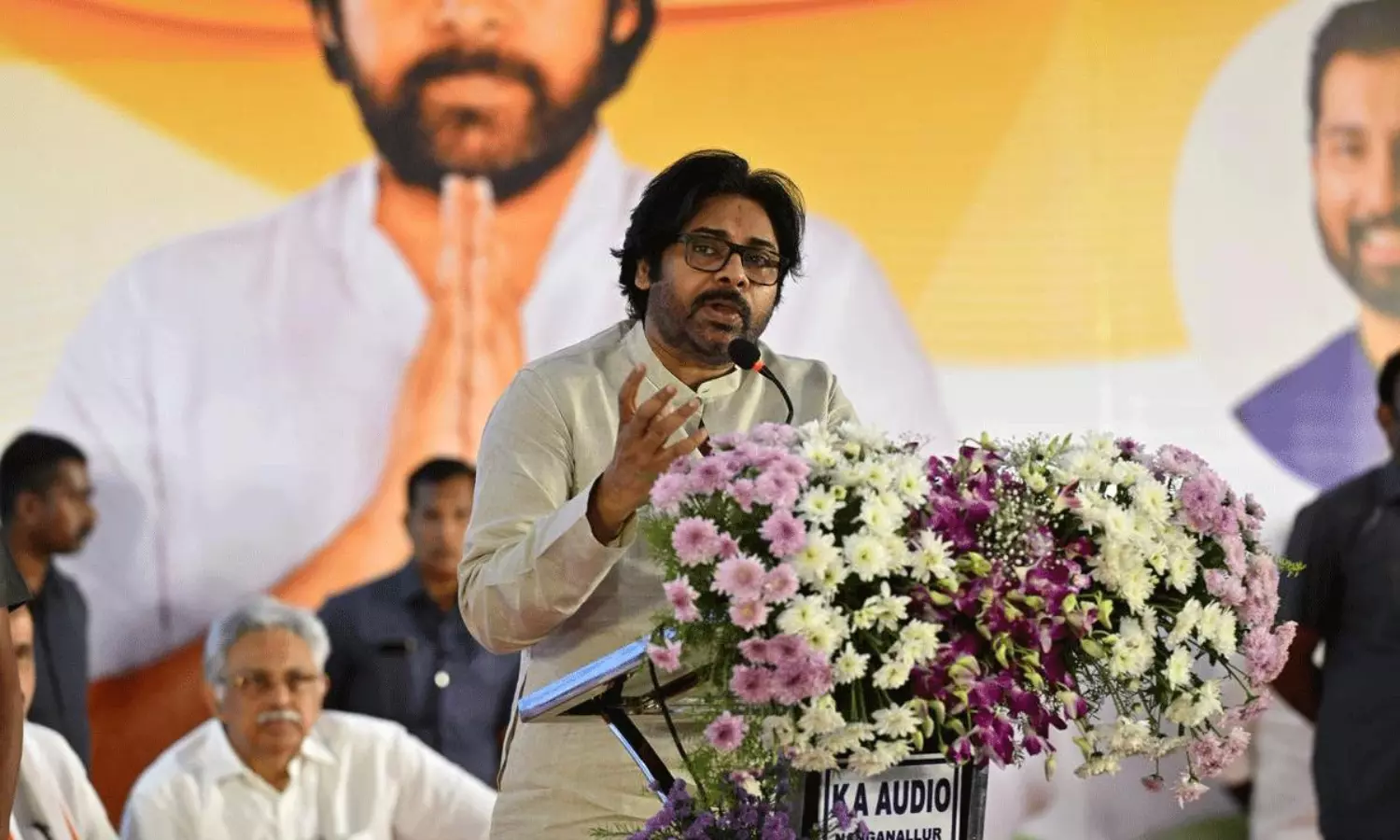 జమిలి మీద  పవర్ ఫుల్ స్లోగన్ తో  పవన్!