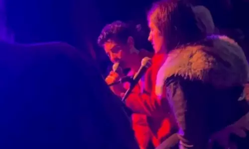 మ‌రిది షోలో ప్రియాంక చోప్రా సంద‌డి