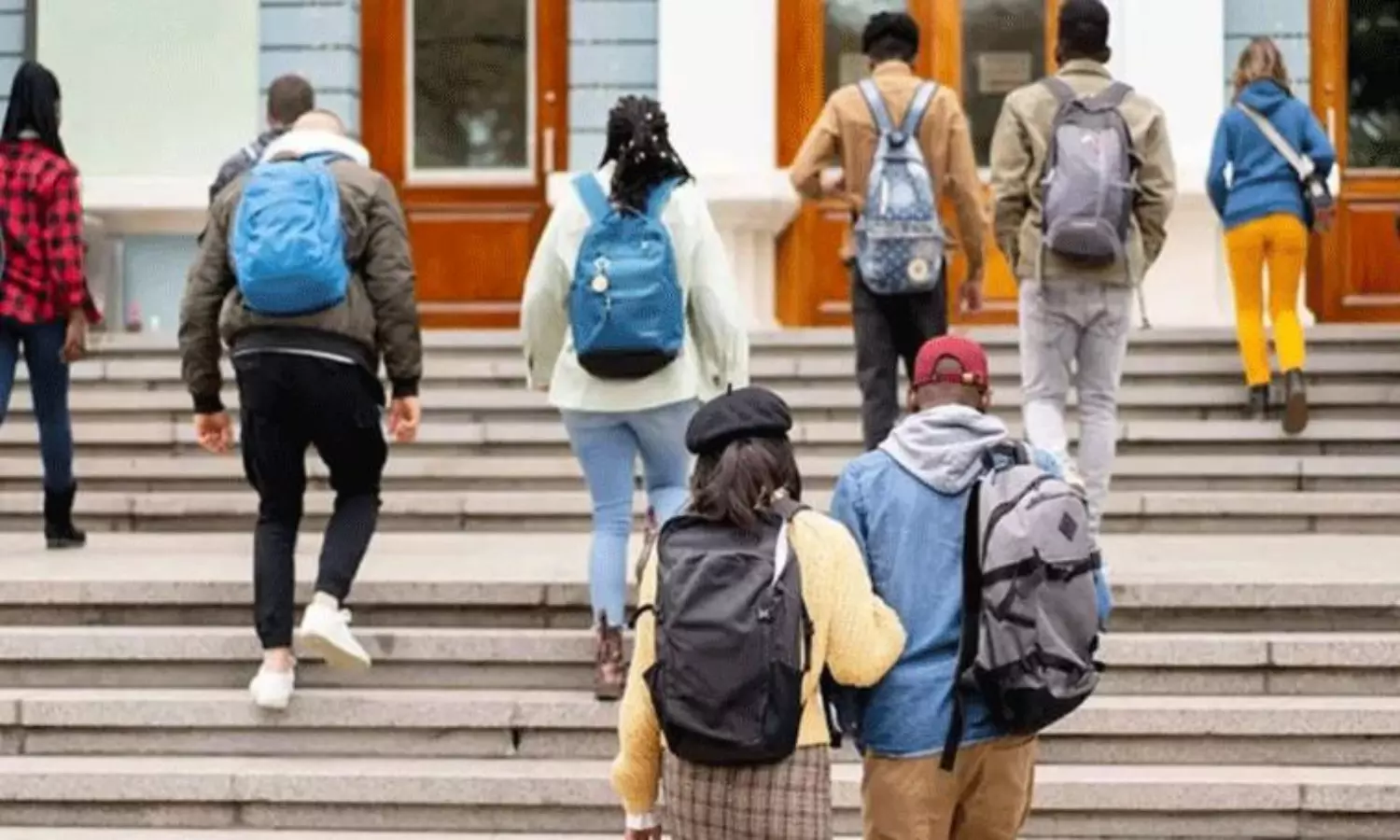 అమెరికా ఆంక్షలు : భారతీయ విద్యార్థులకు ఎదురవుతున్న సమస్యలు