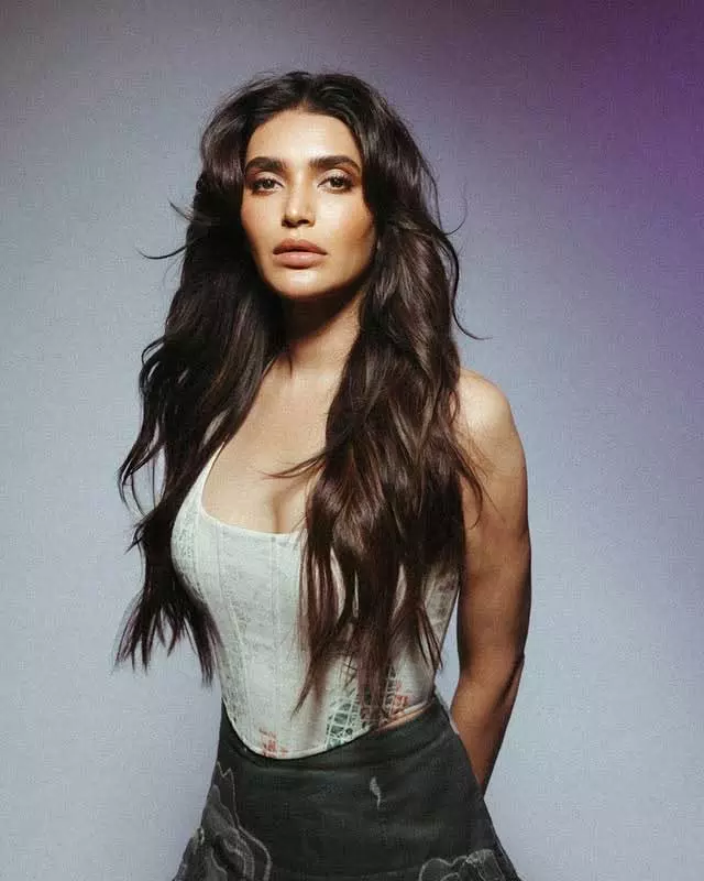 Karishma Tanna Reveals Dreamy Vibes