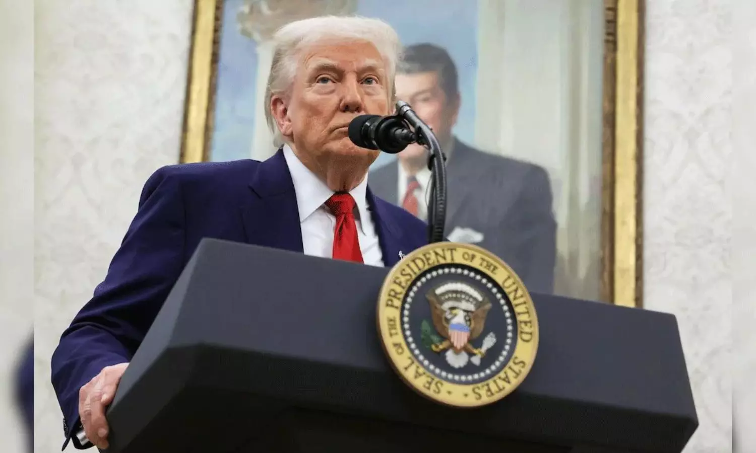 చైనా విద్యార్థులకు షాకిచ్చిన ట్రంప్.. సంచలనం