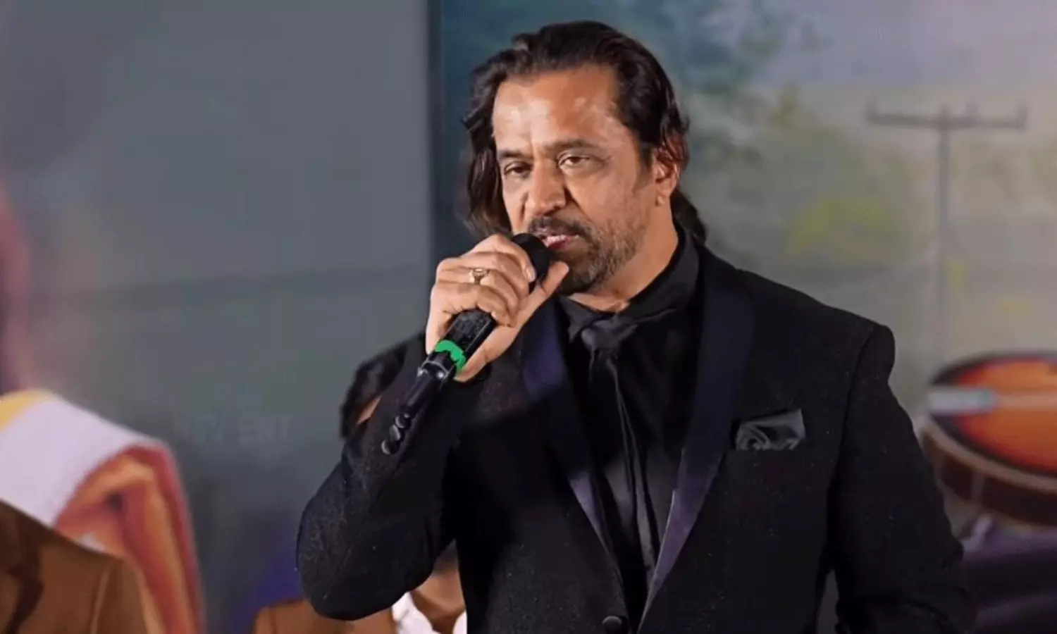 సుకుమార్ సక్సెస్ ను చూసి గర్వపడుతోన్న యాక్షన్ కింగ్! సుకుమార్ సక్సెస్ ను చూసి గర్వపడుతోన్న యాక్షన్ కింగ్!