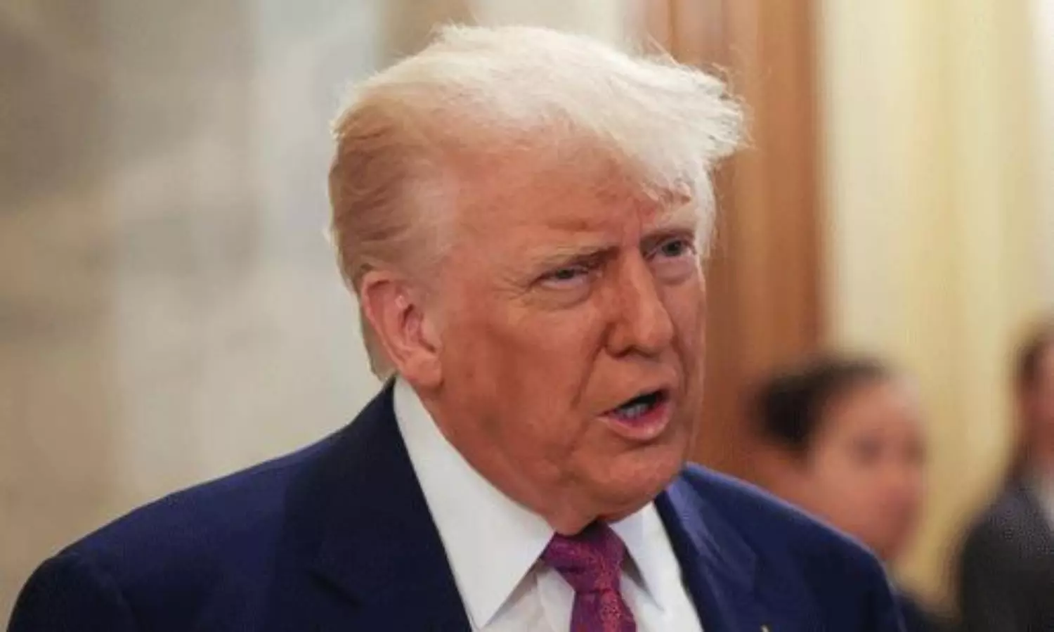 యూఎస్ పౌరులకు ‘స్వేచ్ఛ’.. మరి ఇతర దేశాల వారికి వద్దా ట్రంప్?