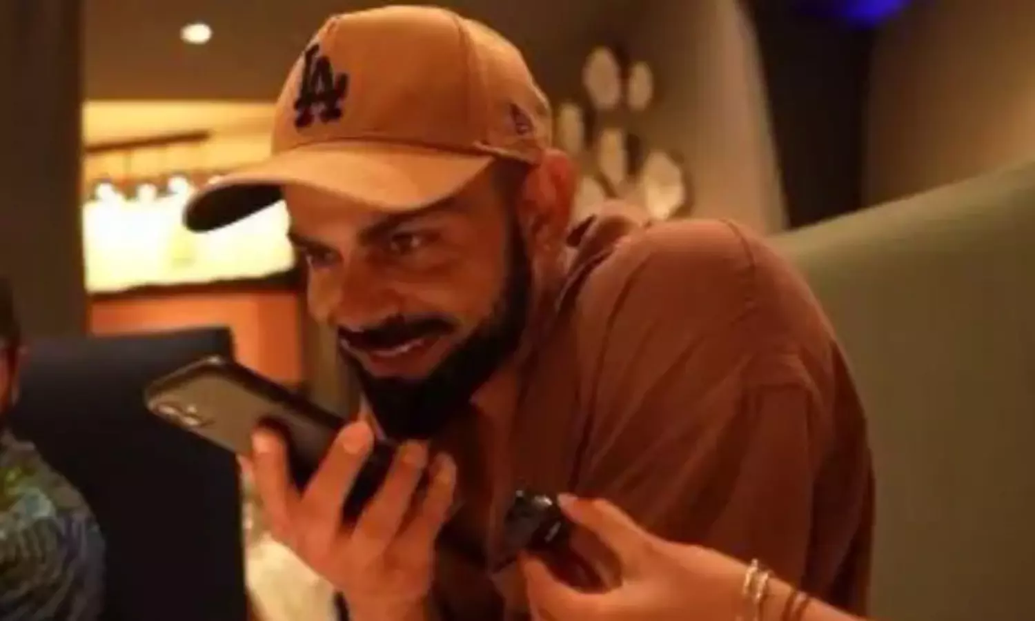 టెస్ట్ రిటైర్ ఎందుకయ్యావంటే.. కోహ్లీ స్పందన ఇదీ