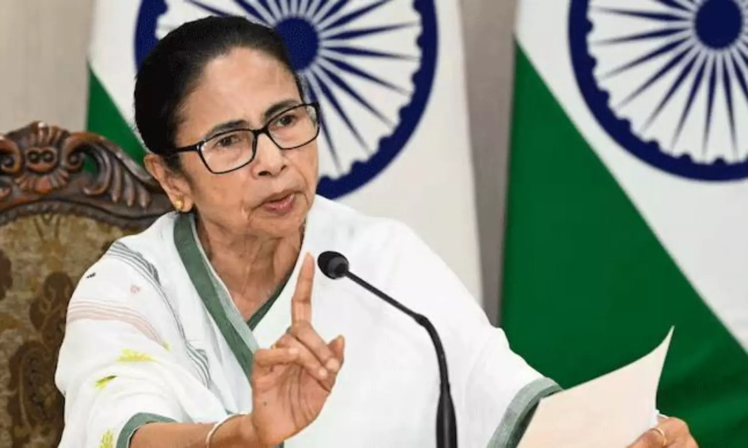 మోడీకి సింధూర్ ఇవ్వడానికి భార్య లేదు కాబట్టి అతనికి సింధూర్ విలువ తెలియదు! మోడీకి సింధూర్ ఇవ్వడానికి భార్య లేదు కాబట్టి అతనికి సింధూర్ విలువ తెలియదు!