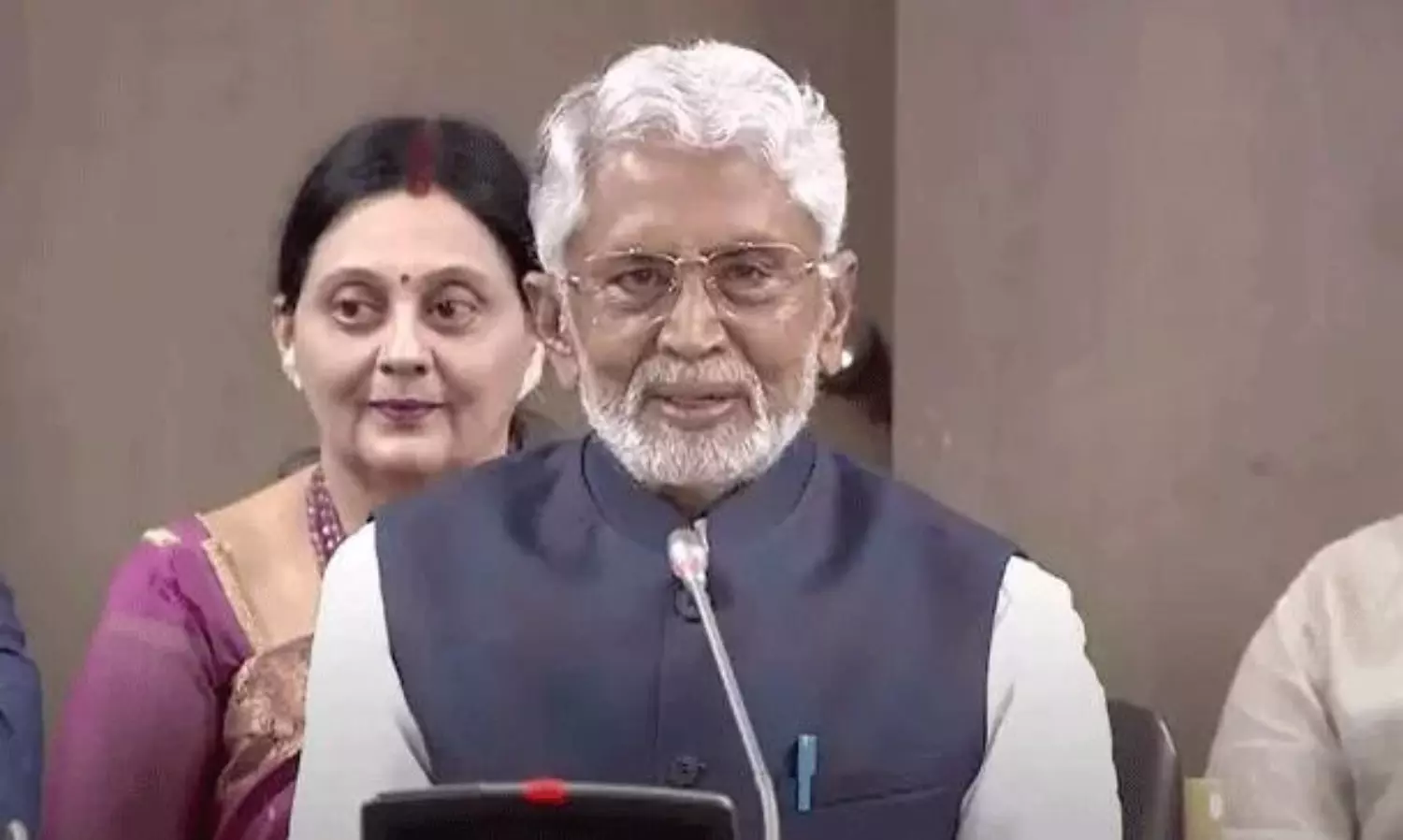 తెలంగాణనే కాదు.. ఏపీ కూడా అవార్డులు ఇవ్వాలి: సీనియర్ నటుడు తెలంగాణనే కాదు.. ఏపీ కూడా అవార్డులు ఇవ్వాలి: సీనియర్ నటుడు