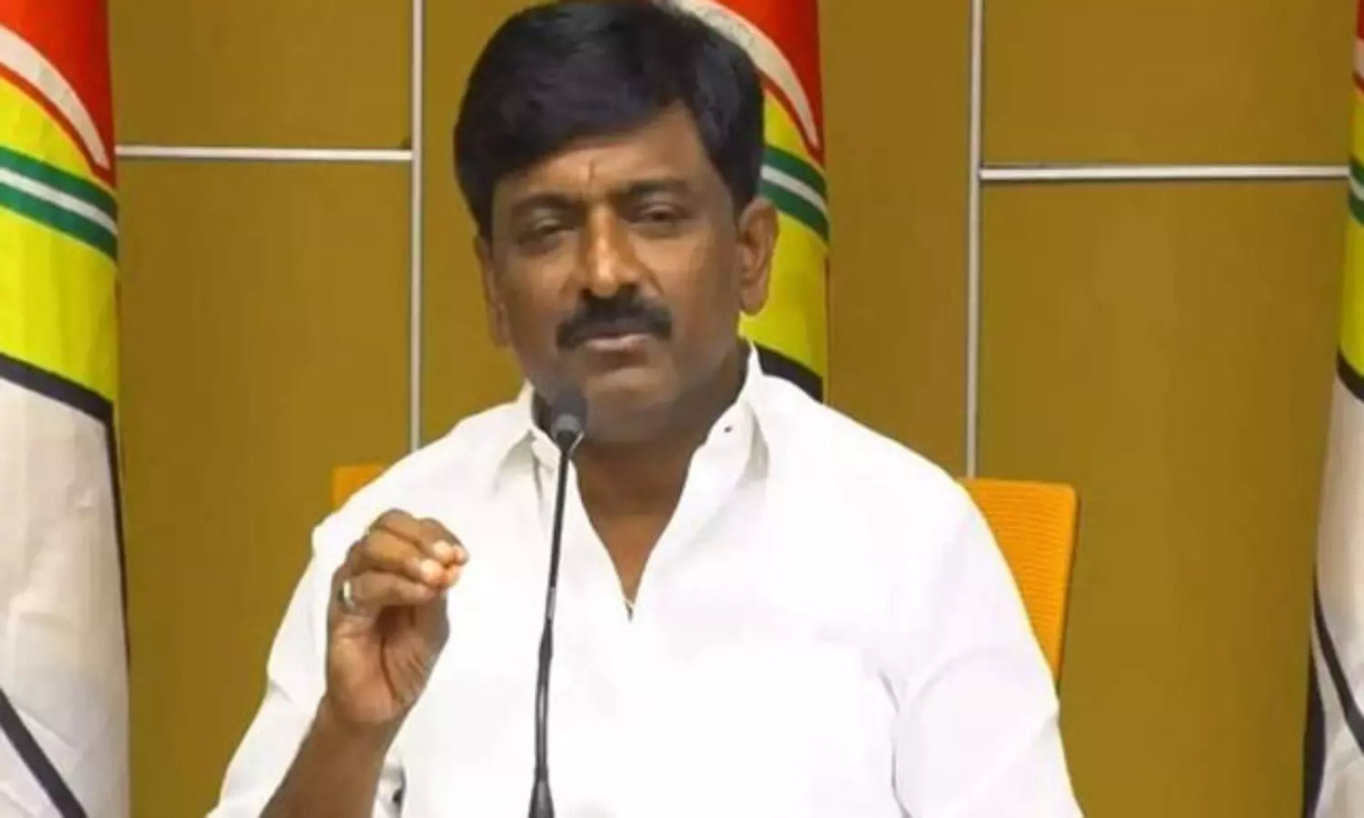 ప్రత్యర్థులూ సలహాలిస్తారా? వైఎస్ ఫ్యాన్స్ పునరాలోచించుకోవాలట..!