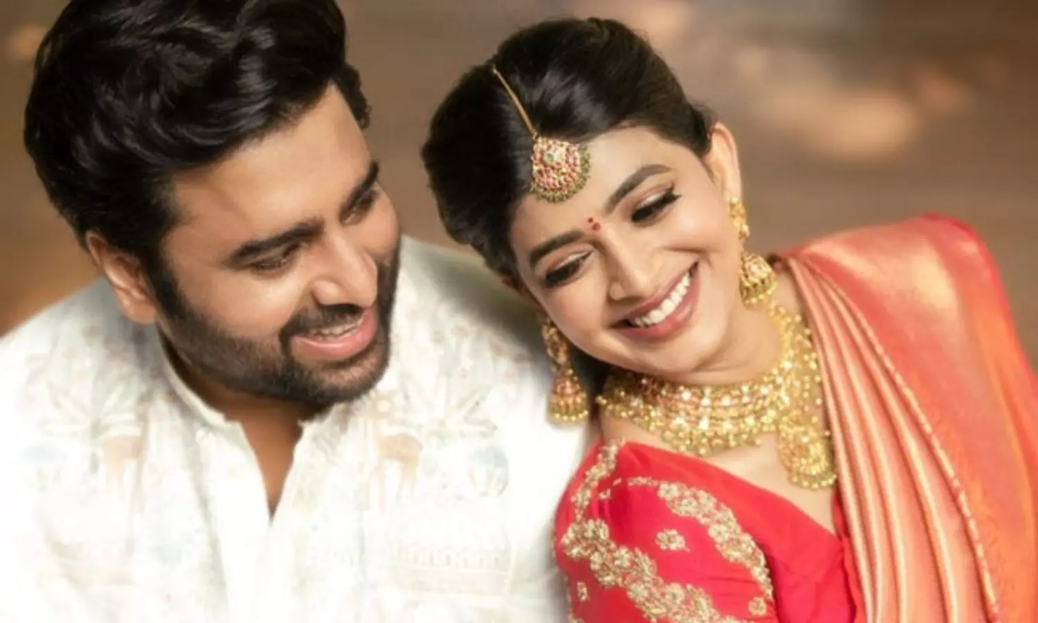 నారా రోహిత్.. సిరి ఎంత హ్యాపీగా ఉందో!