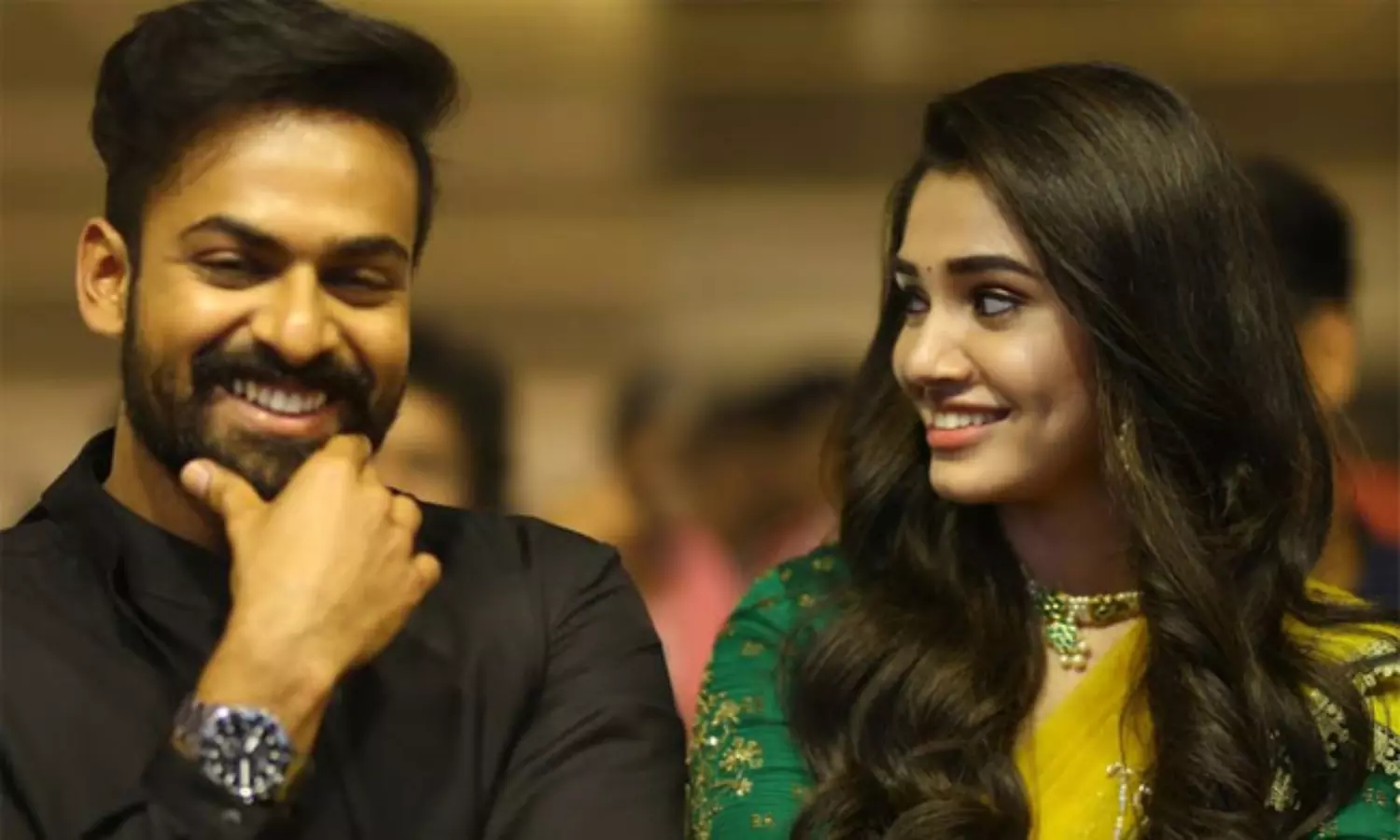 ఉప్పెన జంటని ఎవరు కలపరేంటి..?